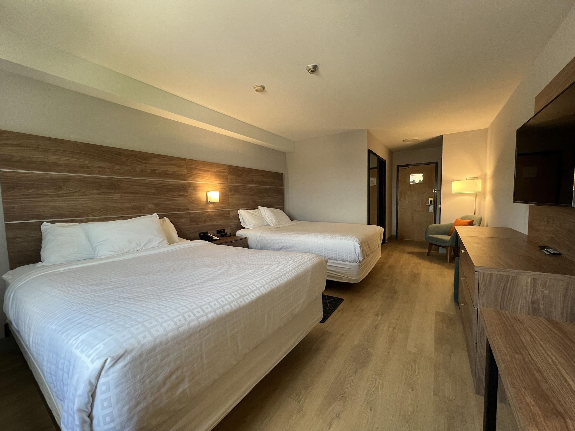Super 8 By Wyndham Cornwall On Exterior foto