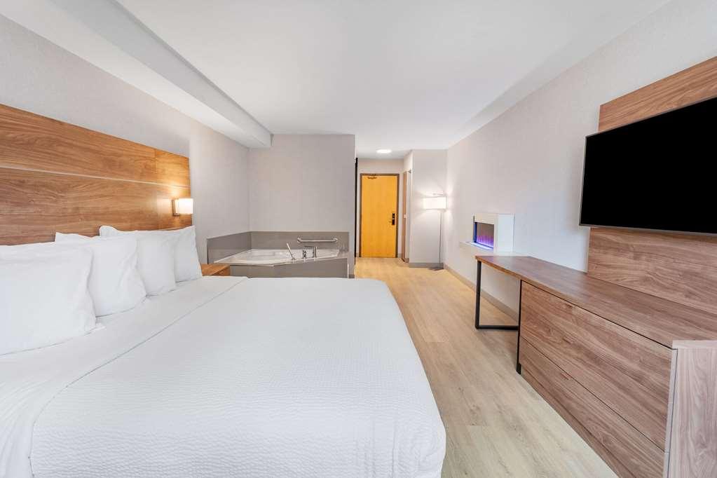 Super 8 By Wyndham Cornwall On Cameră foto